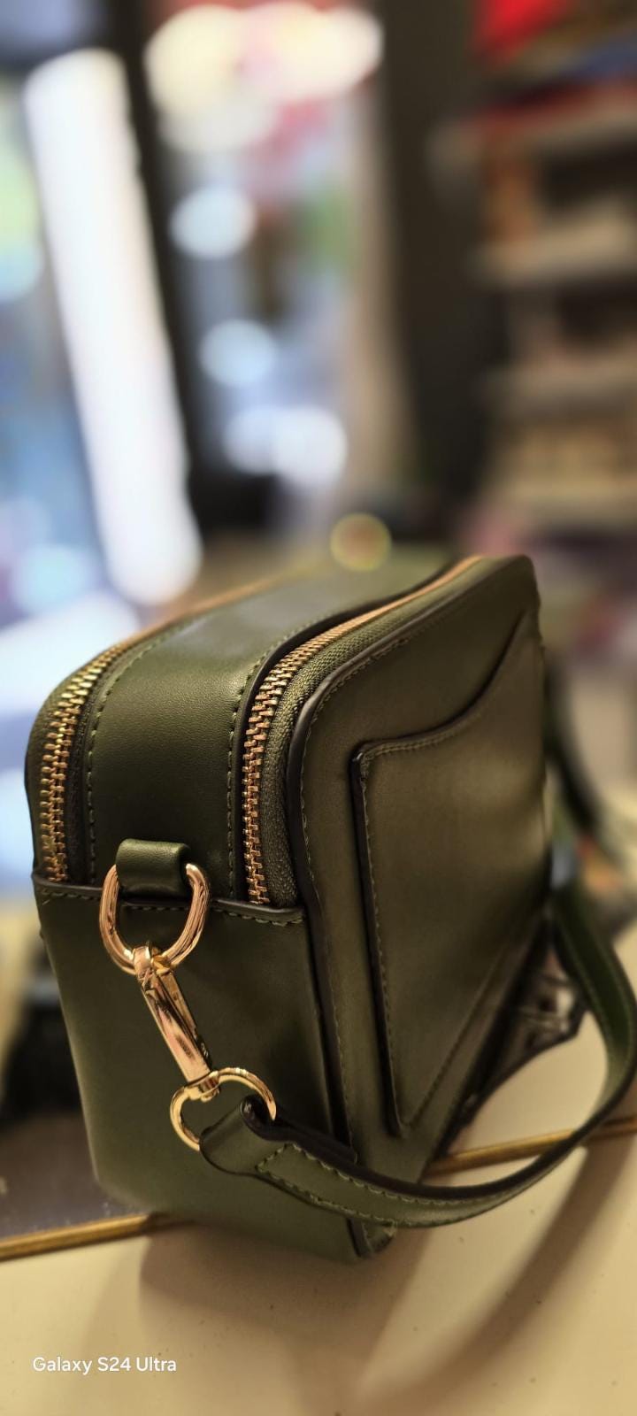 Karla Gerard , borsa dipinta a mano