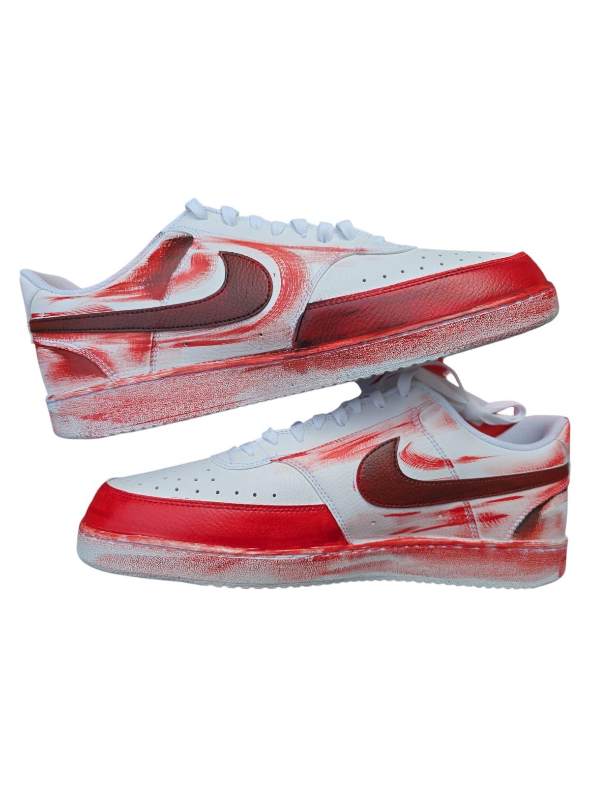 Scarpe Nike dipinte a mano • Il Re Leone e Nala • Scarpe personalizzate unisex • Arte su scarpe • Coordinato disponibile *Descrizione:* 🎨 Scarpe uniche dipinte a mano con soggetto principale *Il Re Leone* e la sua compagna Nala, tratte dal celebre cartone animato amato da generazioni. 👟 Modello Nike unisex, realizzabile su richiesta in *tutte le taglie*, uomo o donna. 🖌️ Ogni paio è un pezzo unico, realizzato con *colori acrilici professionali* resistenti all'acqua e al tempo, su *scarpe originali di alt