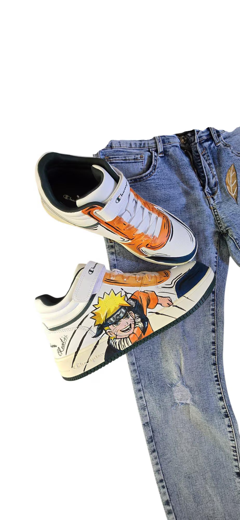 “Io non mi arrendo mai, perché questo è il mio credo ninja!” – Non perdere l’occasione di indossare un pezzo da collezione unico, dinamico e ricco di stile, dedicato a uno dei personaggi più amati della storia degli anime.
Info importanti sulle foto