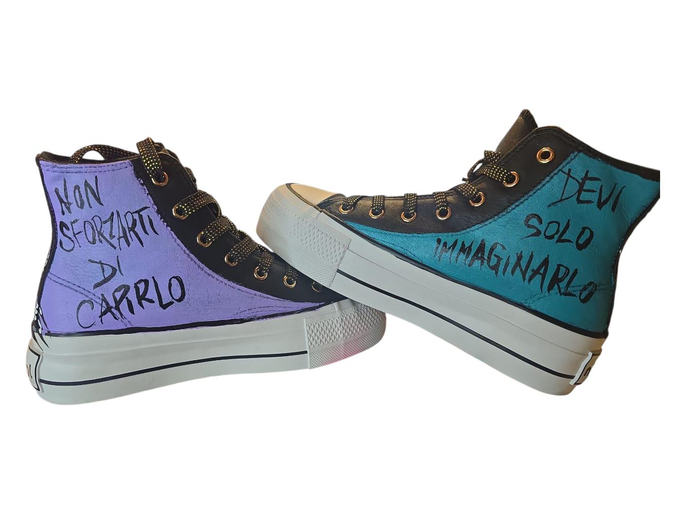 Scarpe dipinte a mano: Jack &amp; Sally (Nightmare Before Christmas)* Scarpe dipinte interamente a mano con soggetto ispirato a Jack e Sally, i celebri protagonisti del mondo incantato e gotico di "Nightmare Before Christmas". Un design artistico e curato nei minimi dettagli, perfetto per chi ama l’atmosfera magica e fuori dal comune di questa storia. 🖌️ *Pezzo unico* realizzato artigianalmente 🎨 Personalizzabile su richiesta (personaggi, nomi, frasi) 👟 Modello in pronta consegna: numero 38 📩 Contattami