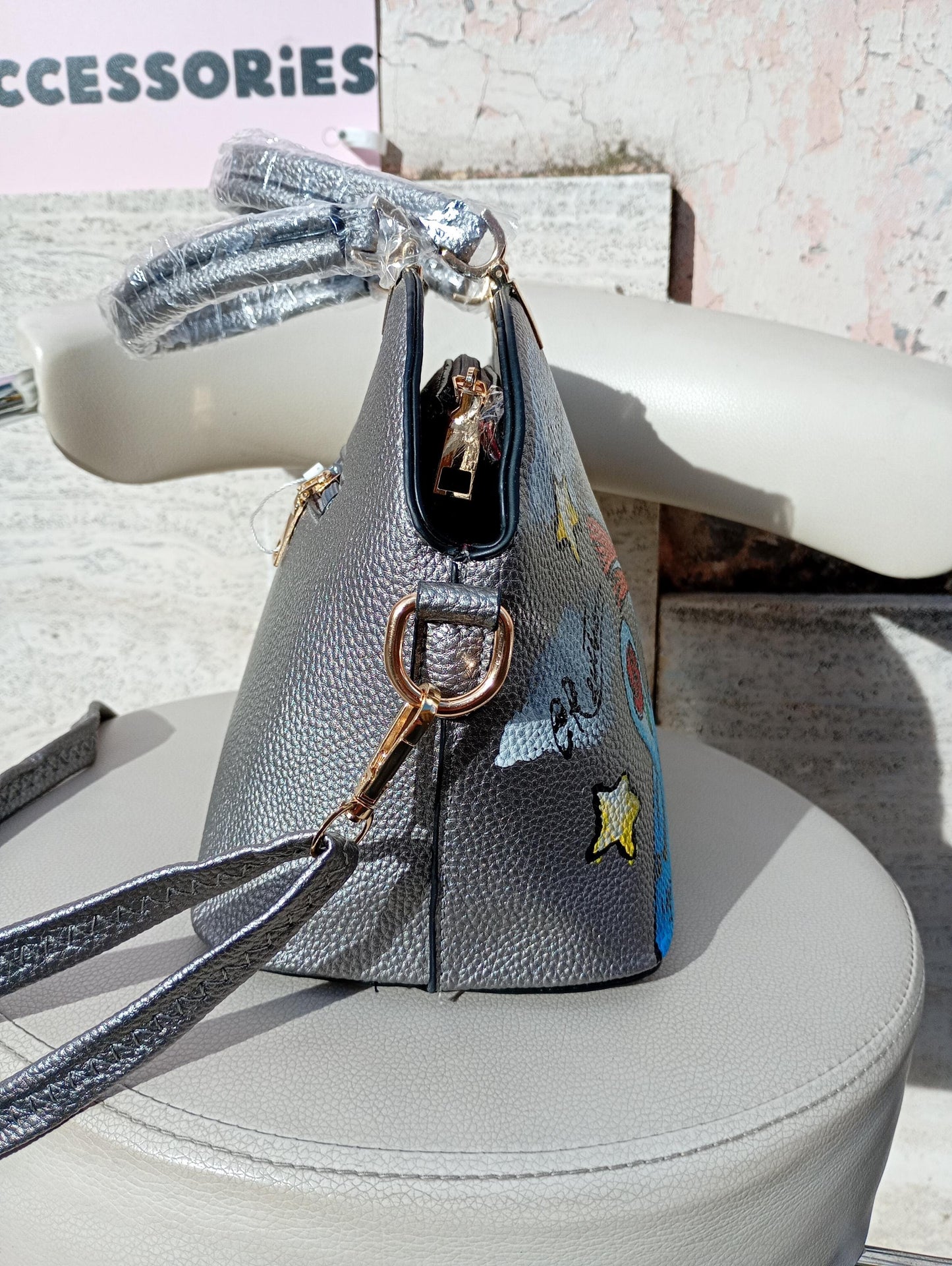 Borsa Dipinta a Mano – Il Piccolo Principe – “L’essenziale è invisibile agli occhi” –Pelle Ecopelle – Personalizzabile