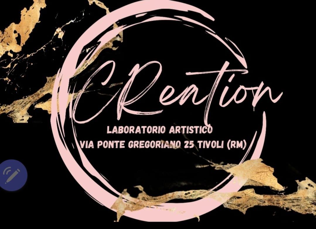 Topolino, Stivali in cuoio dipinto a mano