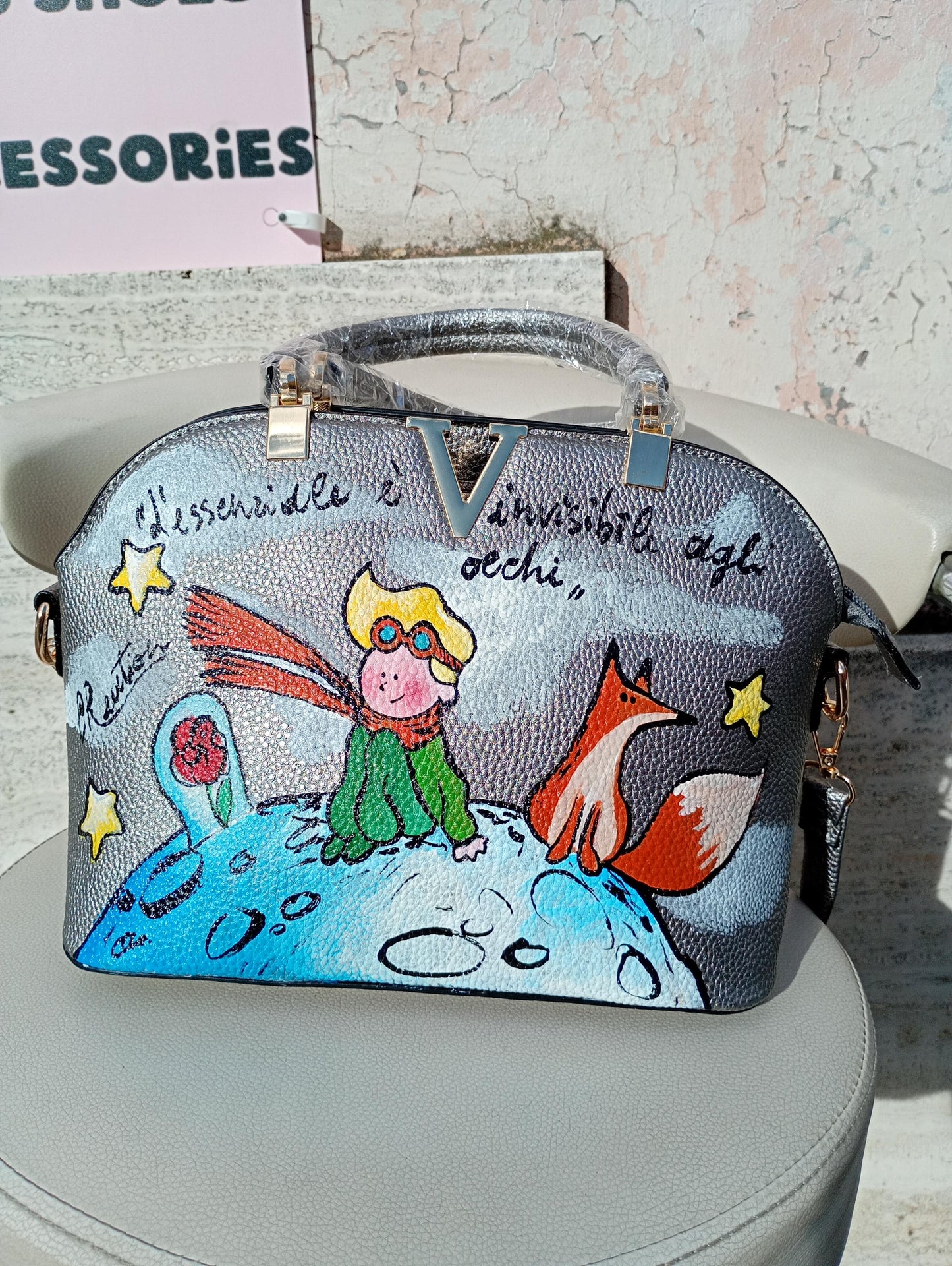 Borsa Dipinta a Mano – Il Piccolo Principe – “L’essenziale è invisibile agli occhi” –Pelle Ecopelle – Personalizzabile
