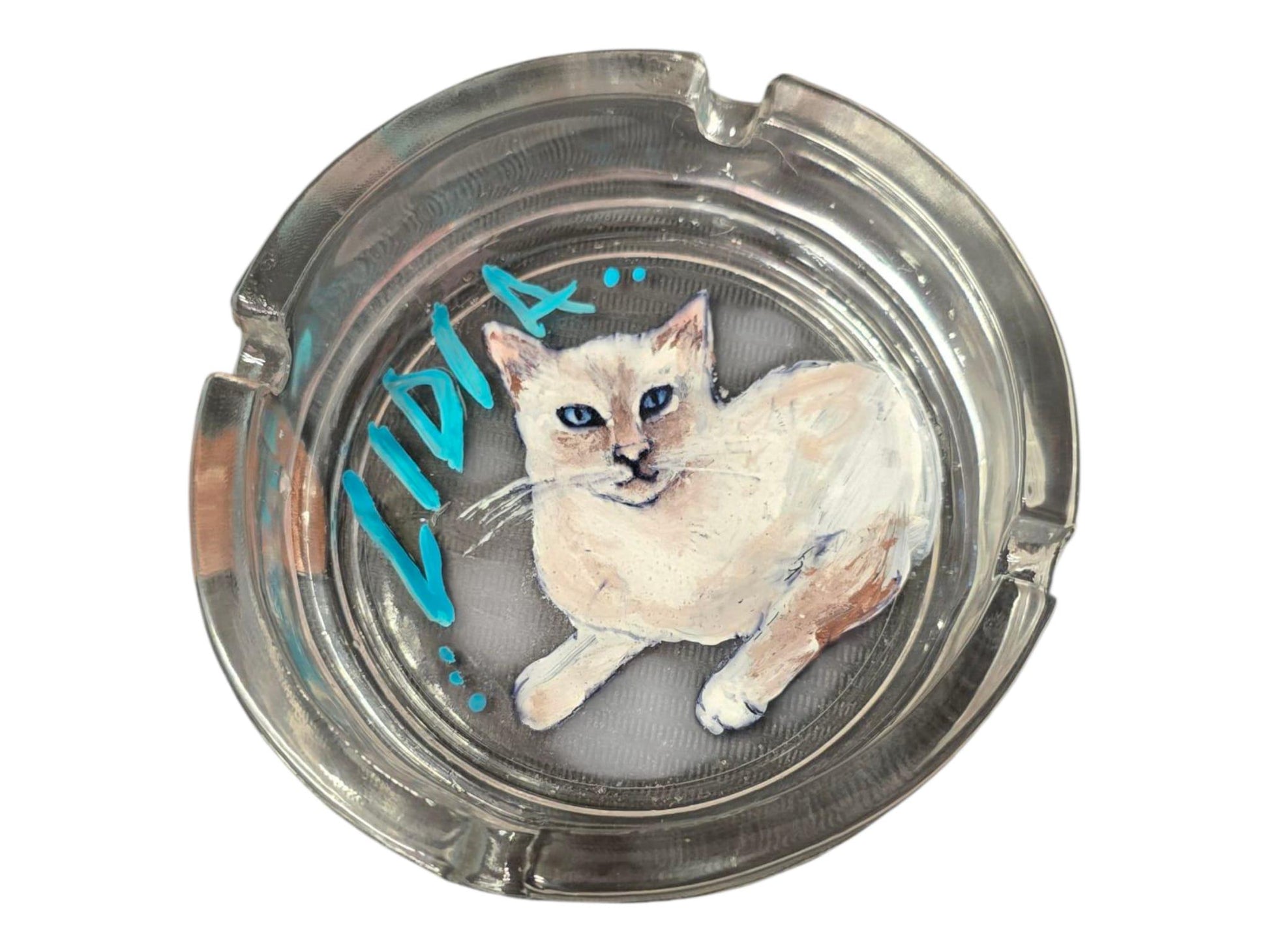 Posacenere Dipinto a Mano – Animale del Cuore Personalizzato 🐾 *Descrizione:* Posacenere artigianale dipinto interamente a mano con il soggetto del tuo *animale del cuore*: cane, gatto o altro animale speciale che vuoi portare sempre con te, anche in un oggetto quotidiano