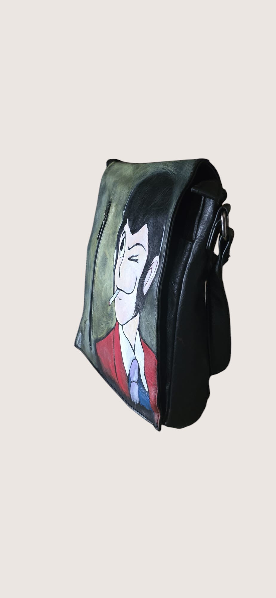 Tracolla Uomo Lupin III Dipinta a Mano – Borsa Uomo Personalizzata Lupin e Jigen – Idea Regalo Fan Anime Manga – Handmade Messenger Bag Custom Art