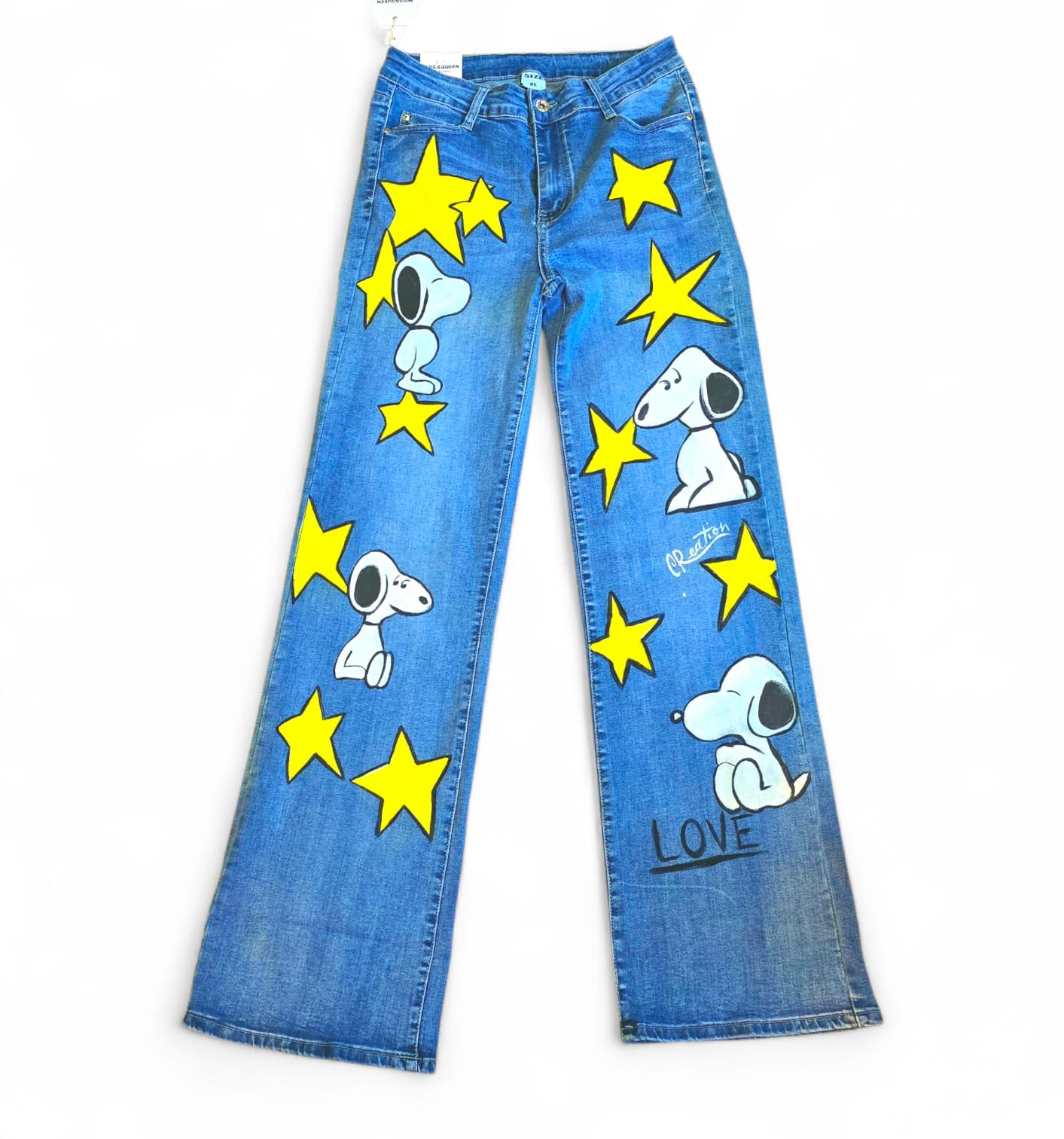 Descrizione

✨ Pantaloni unici e originali, dipinti interamente a mano con il simpatico soggetto di Snoopy 🐶💕
Perfetti per chi ama distinguersi con uno stile creativo e personalizzato!

Realizzati su pantaloni in denim o cotone di alta qualità, comodi e resistenti. I colori utilizzati sono acrilici professionali per tessuti, pensati per durare nel tempo e resistere ai lavaggi.