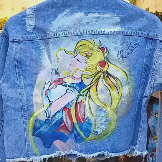Giacchetto di Jeans Dipinto a Mano – Soggetto Sailor Moon – Unico e Personalizzabile – Handmade