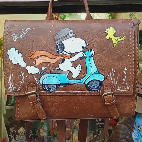 Borsa/Zaino Dipinta a Mano – Snoopy su Moto – Personalizzabile
