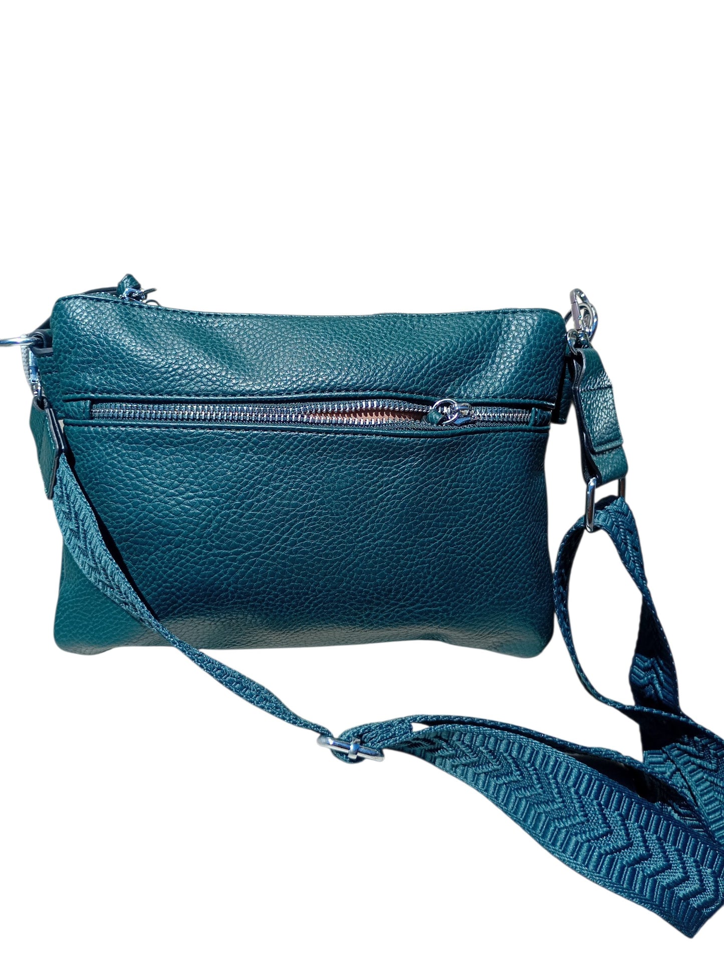 Borsa Dipinta a Mano – L'irresistibile Hello Spank!
​Porta sempre con te la simpatia, la dolcezza e l'ironia di uno dei cagnolini più amati della storia degli anime! Questa borsa dipinta a mano celebra l'universo vintage di Hello Spank, unendo un accessorio pratico e capiente all'esclusività di un prodotto interamente artigianale.
​Su questo modello, Spank è accompagnato dalla sua iconica e divertentissima frase: "Stanco io?", perfetta per strappare un sorriso a chiunque la incroci durante la giornata!