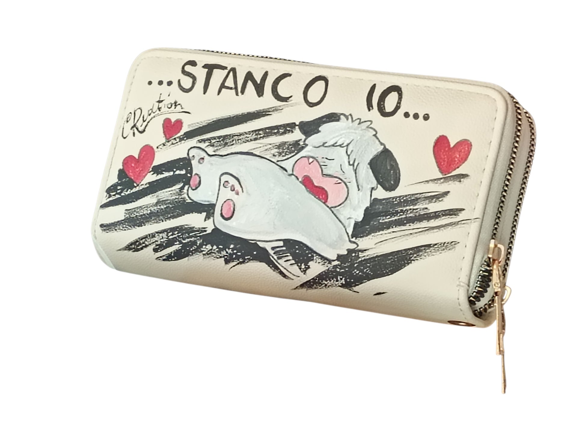 Porta con te l'allegria del cagnolino più buffo dell'animazione con questo portafoglio in ecopelle, dipinta interamente a mano. Il volto espressivo di Spank è riprodotto con cura nei dettagli per chi ama lo stile vintage degli anni '80 e gli accessori che sanno regalare un sorriso ogni volta che li usi.